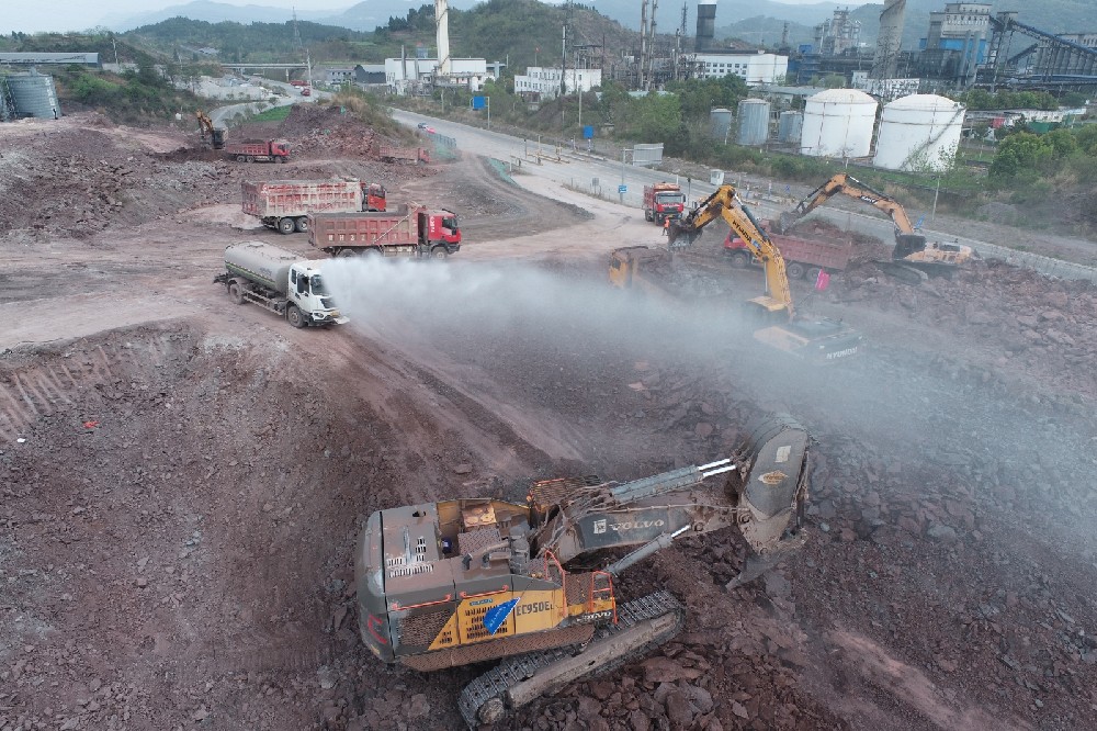 不停工、不斷檔，假期建設(shè)忙！