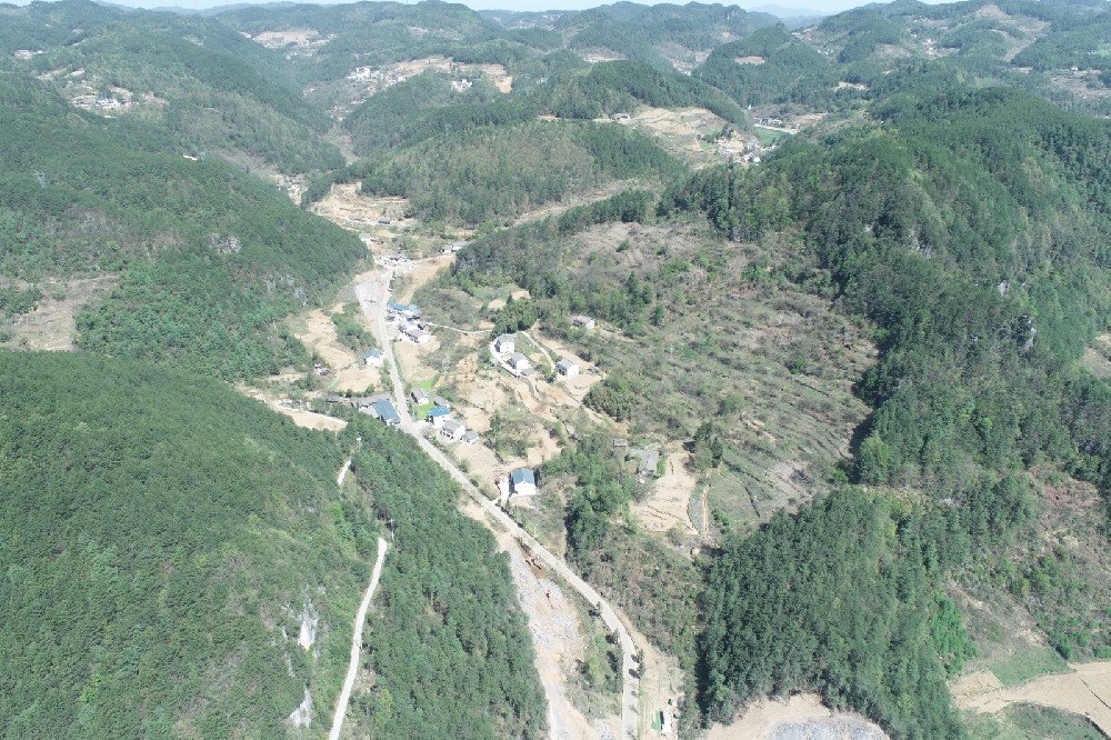 路愈寬，景愈明，可待漫慢行——朝天區(qū)曾家鎮(zhèn)（曾家場(chǎng)鎮(zhèn)至榮樂(lè)養(yǎng)生谷）段道路改建工程建設(shè)側(cè)記